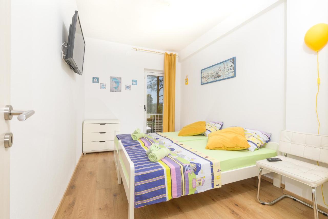 Apartments Dobronic Jelsa  Εξωτερικό φωτογραφία