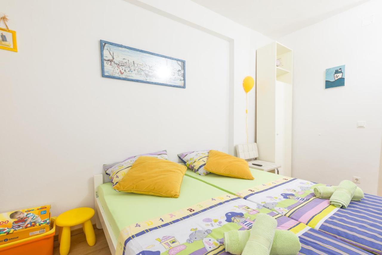 Apartments Dobronic Jelsa  Εξωτερικό φωτογραφία