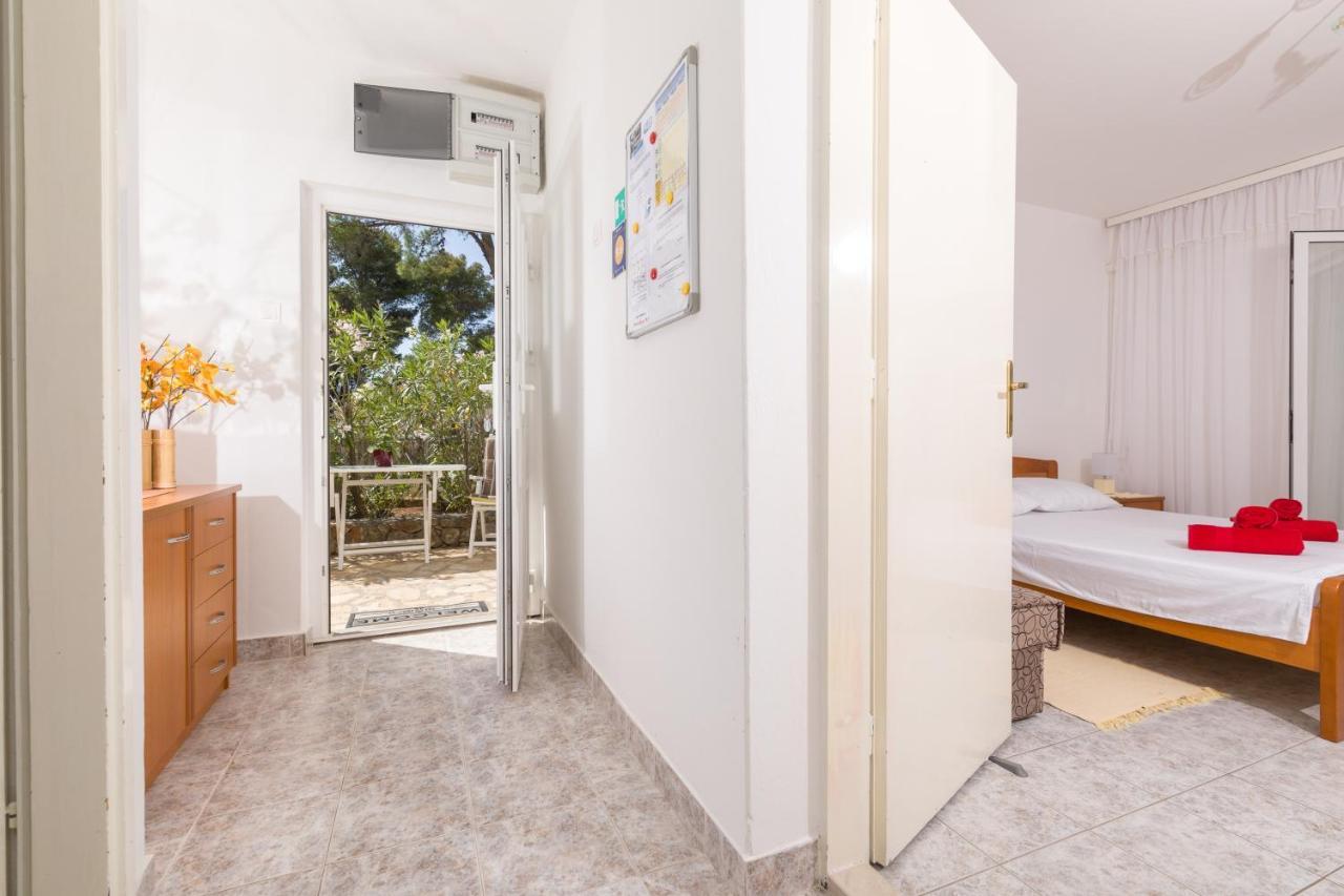 Apartments Dobronic Jelsa  Εξωτερικό φωτογραφία
