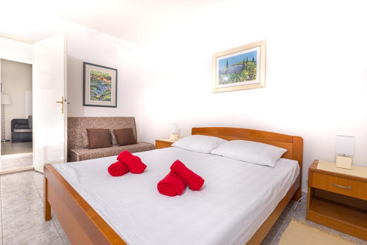 Apartments Dobronic Jelsa  Εξωτερικό φωτογραφία