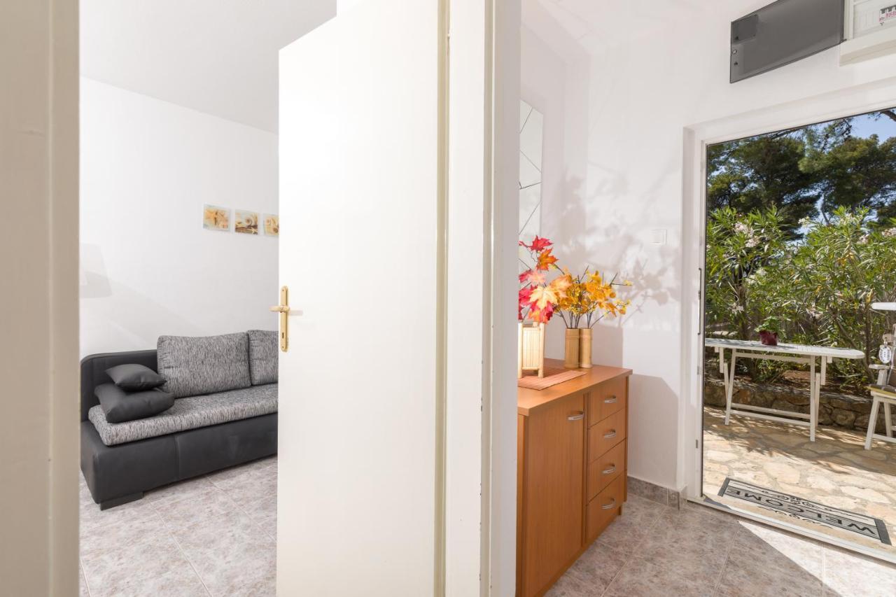 Apartments Dobronic Jelsa  Εξωτερικό φωτογραφία