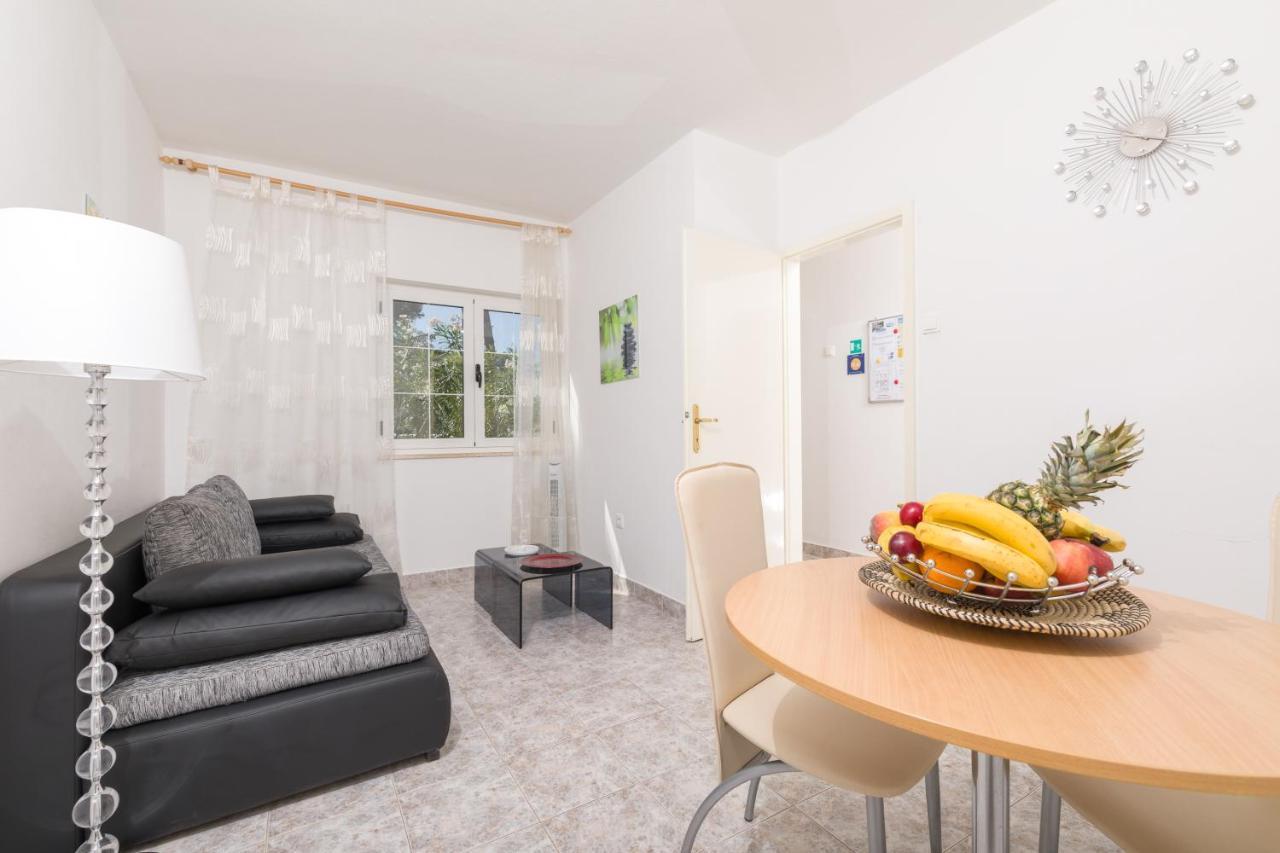 Apartments Dobronic Jelsa  Εξωτερικό φωτογραφία