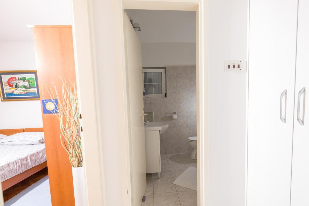 Apartments Dobronic Jelsa  Εξωτερικό φωτογραφία