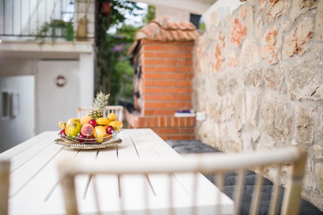 Apartments Dobronic Jelsa  Εξωτερικό φωτογραφία
