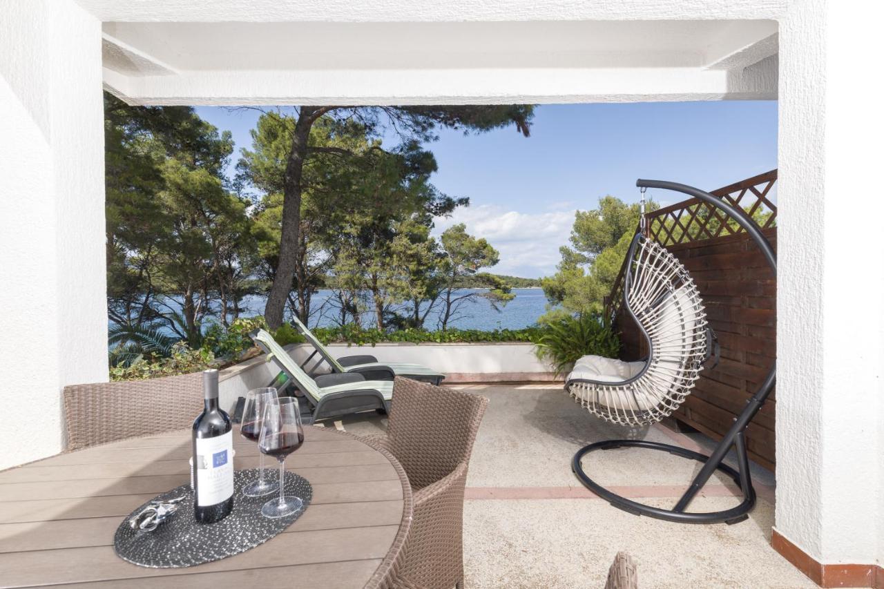 Apartments Dobronic Jelsa  Εξωτερικό φωτογραφία